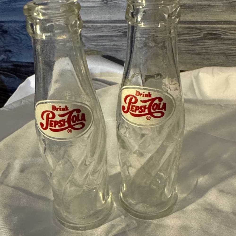 Pepsi Glass Bottles with Red and White Logo - Thumbnail 3