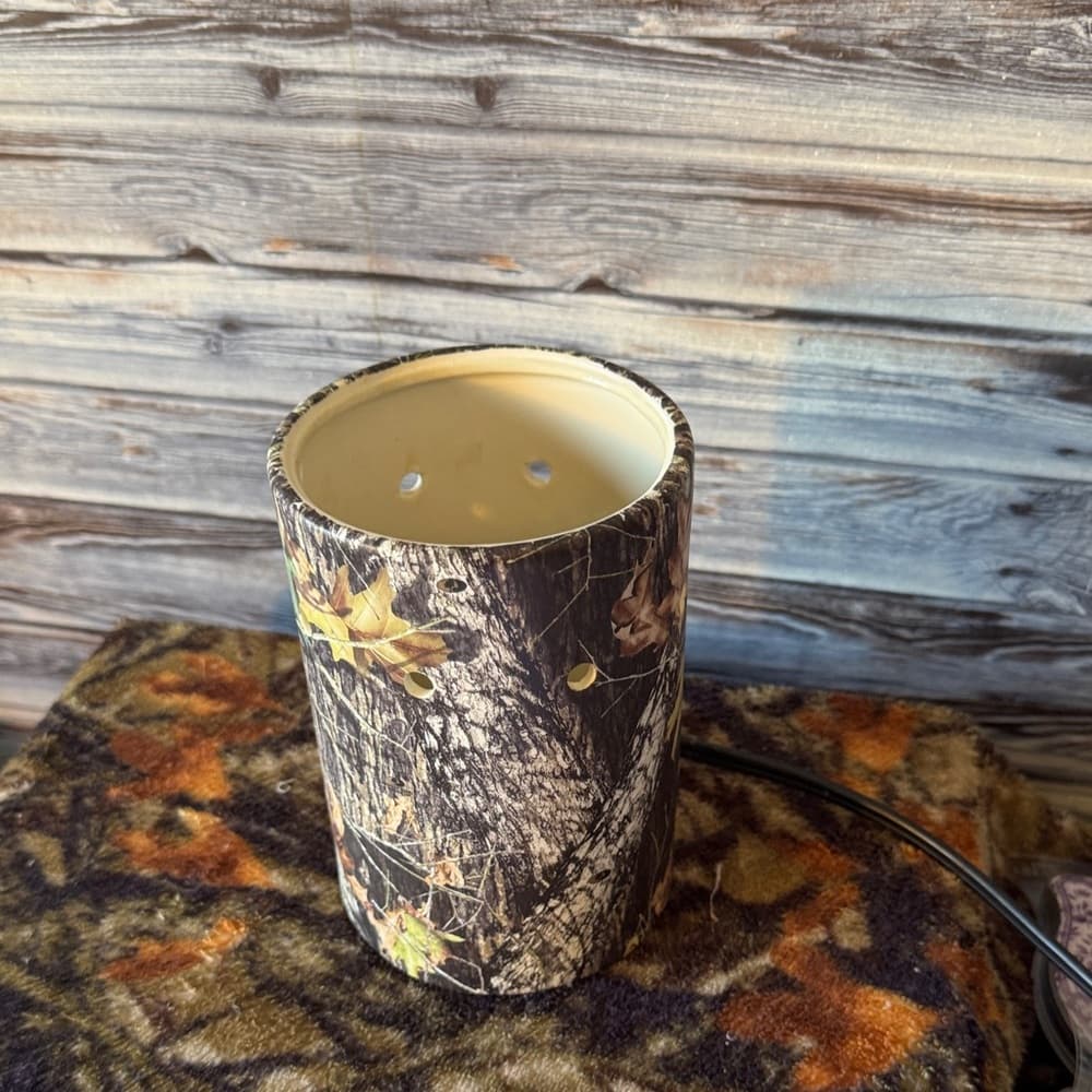 Woodland Camouflage Leaf Patterned Home Accent