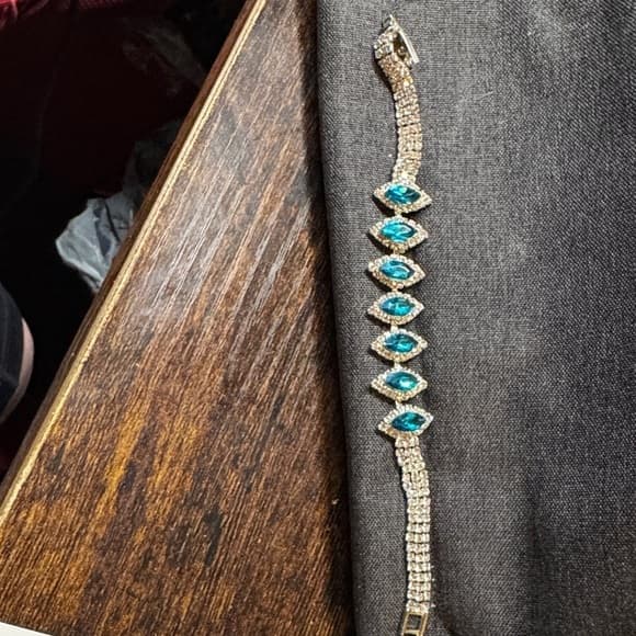 Elegant Gold and Teal Bracelet - Thumbnail 9