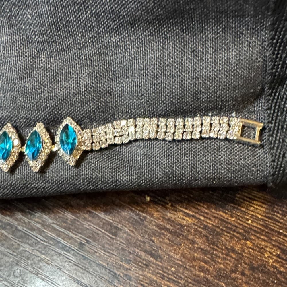 Elegant Gold and Teal Bracelet - Thumbnail 3