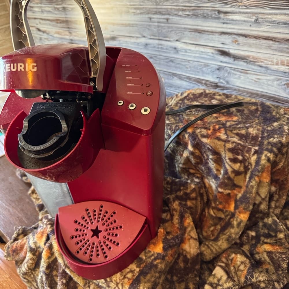 Keurig Red Coffee Maker - Thumbnail 5