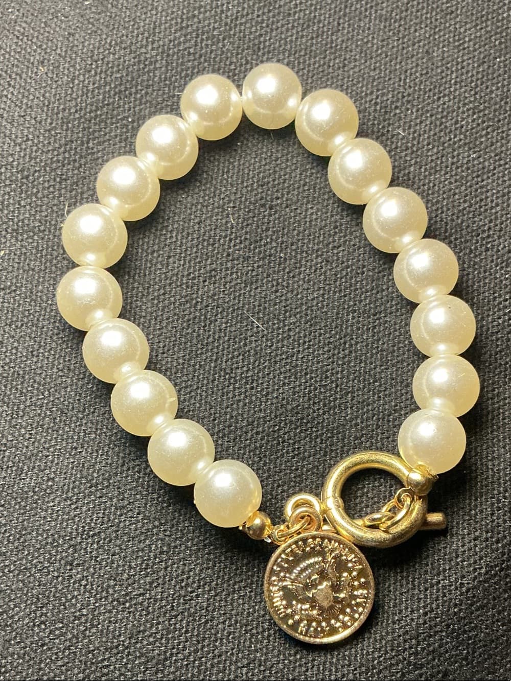 ⭐ Pearl Charm Bracelet Gold Toggle Clasp Elegant Stretch Bracelet - Thumbnail 6