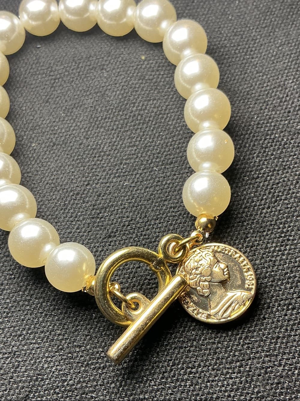 ⭐ Pearl Charm Bracelet Gold Toggle Clasp Elegant Stretch Bracelet - Thumbnail 3