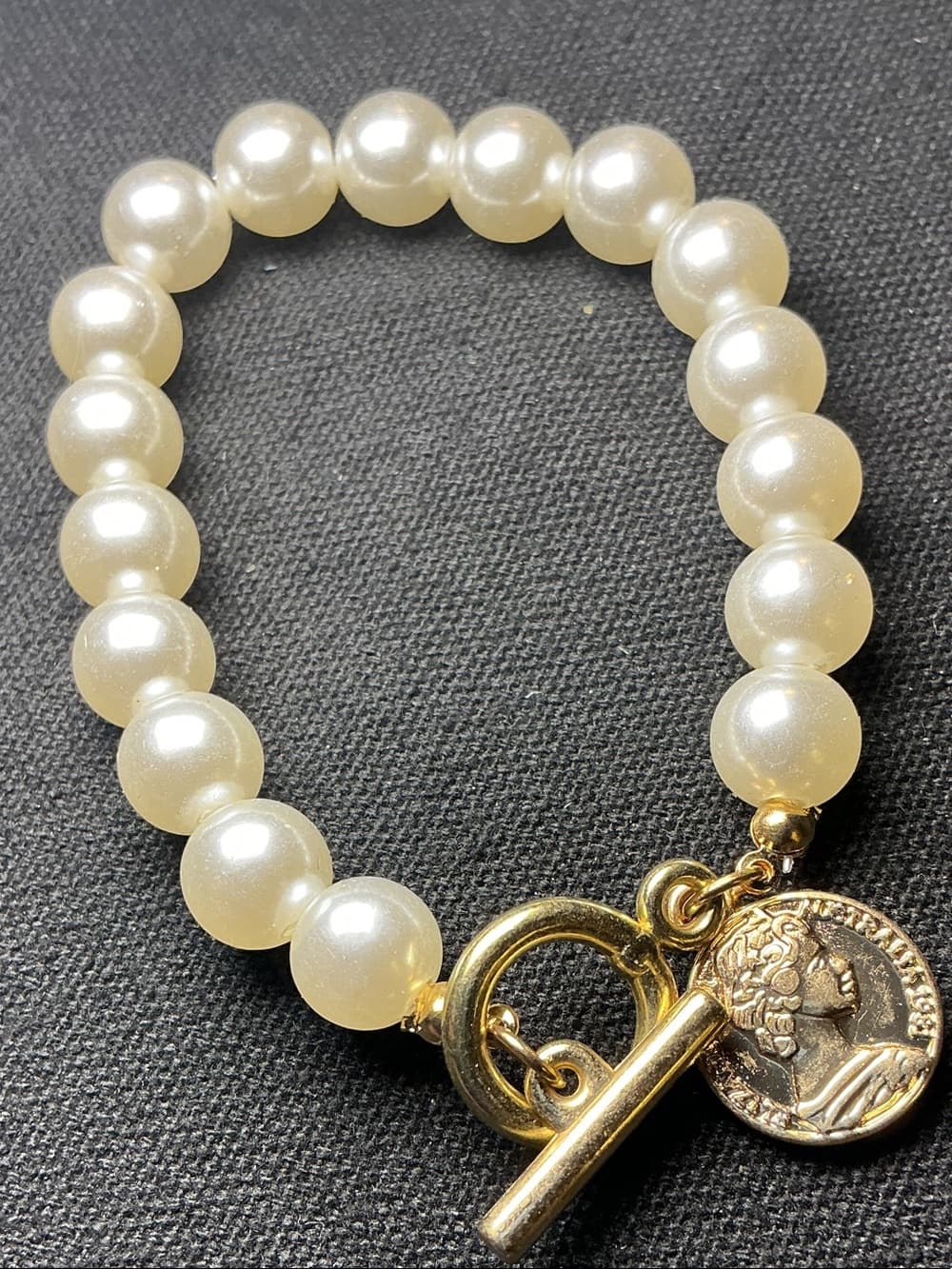 ⭐ Pearl Charm Bracelet Gold Toggle Clasp Elegant Stretch Bracelet - Thumbnail 5