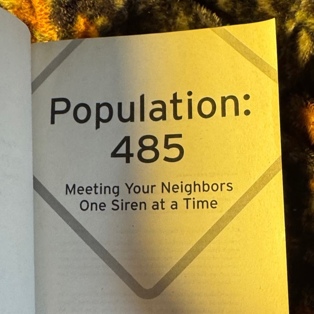 ★ Population 485 by Michael Perry Paperback Memoir Small Town Life - Thumbnail 2