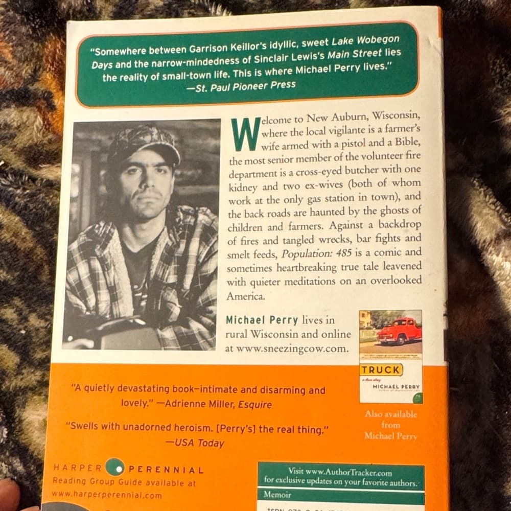 ★ Population 485 by Michael Perry Paperback Memoir Small Town Life - Thumbnail 3