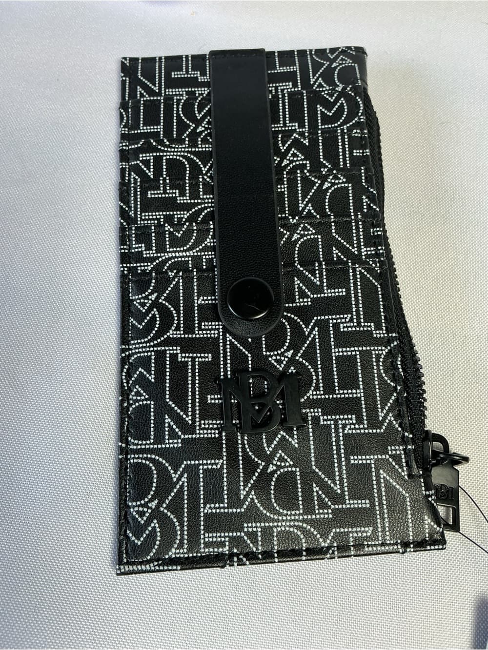 ⭐ NWT Vegan Leather Credit Card Holder Zip Wallet Black Monogram