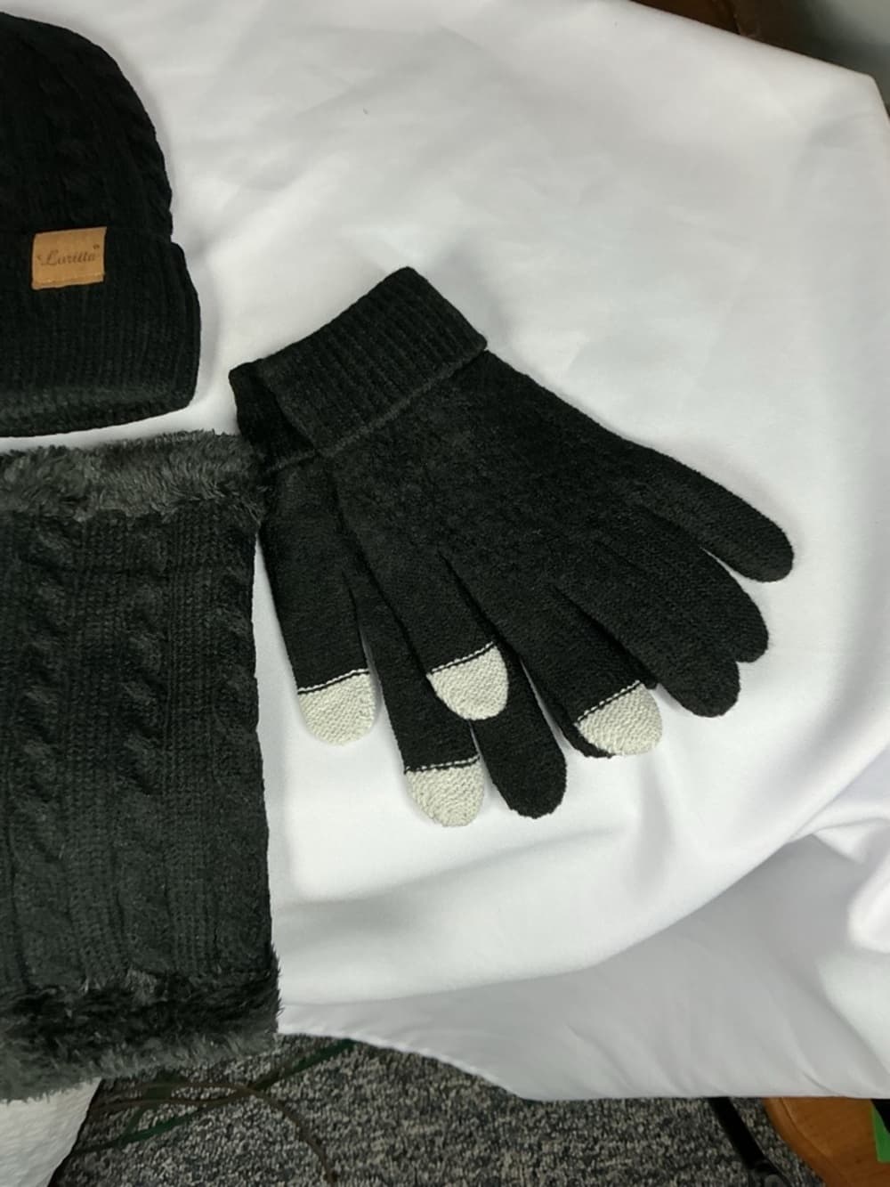 ⭐ 3pc Winter Set Beanie Scarf Gloves Black Fleece Lined Touchscreen - Thumbnail 3