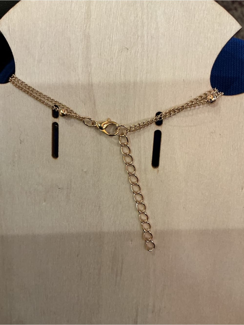 ⭐ Layered Gold Tone Disc Pendant Necklace Minimalist Beaded Chain - Thumbnail 2