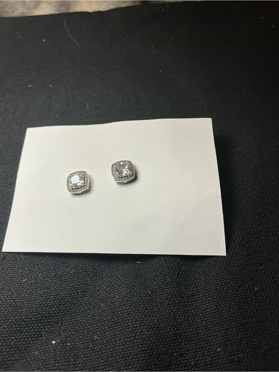 ⭐ Cushion Cut Halo Stud Earrings Silver Tone Bling Sparkle Chic - Thumbnail 5