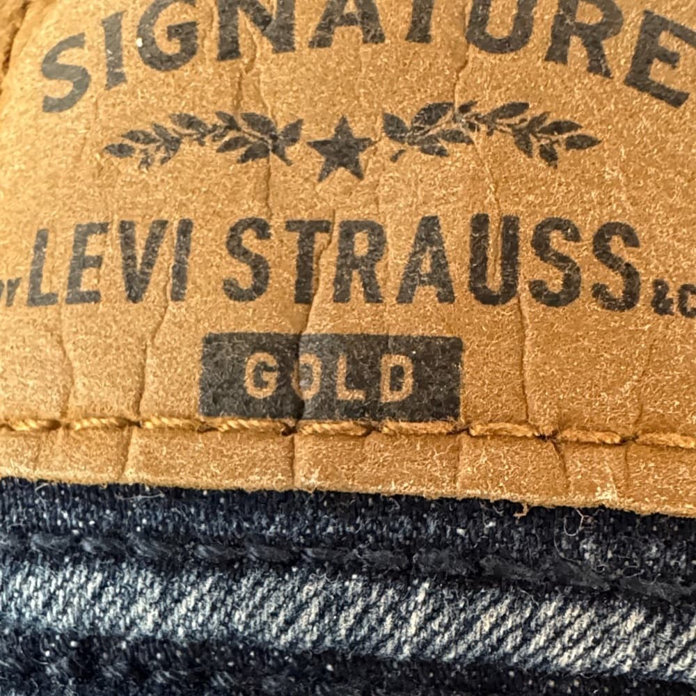 Signature by Levi Strauss Blue Denim with Tan Label - Thumbnail 2