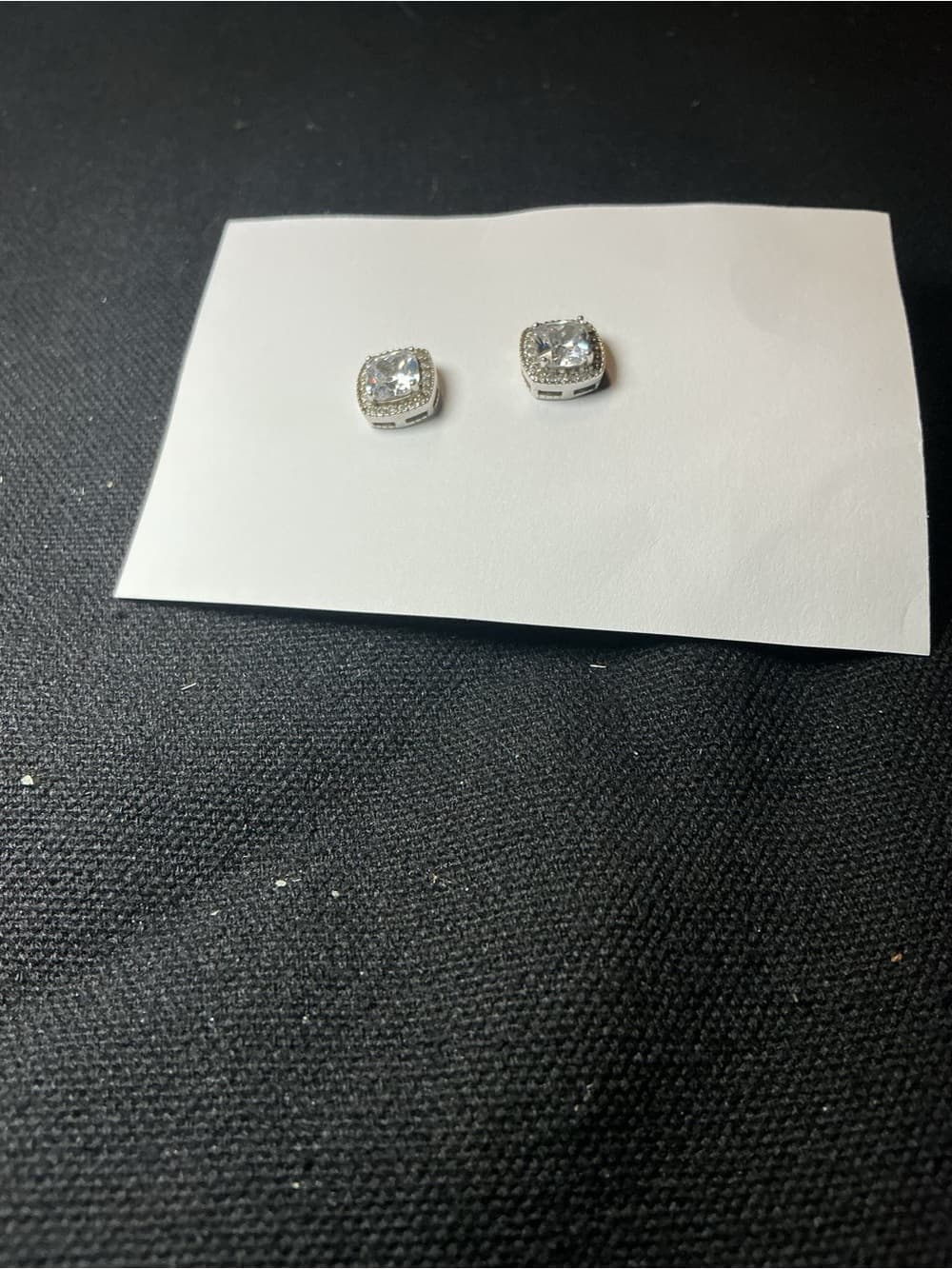 ⭐ Cushion Cut Halo Stud Earrings Silver Tone Bling Sparkle Chic - Thumbnail 3