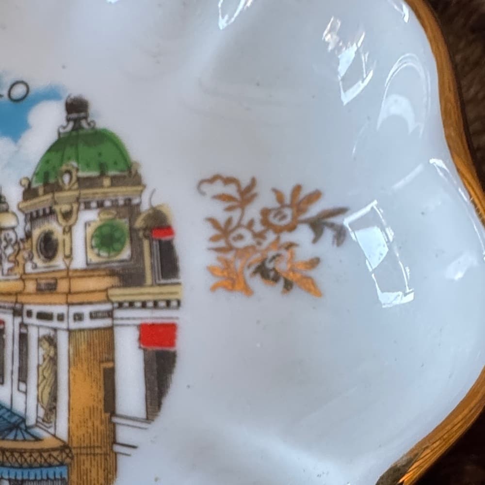Monte Carlo Decorative Dish with Gold Accents - Thumbnail 4