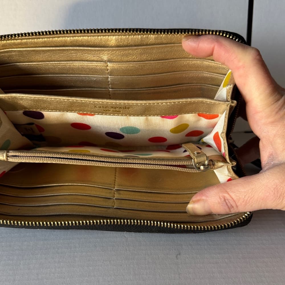 ★ Kate Spade Black Patent Ostrich Embossed Zip Around Wallet - Thumbnail 4