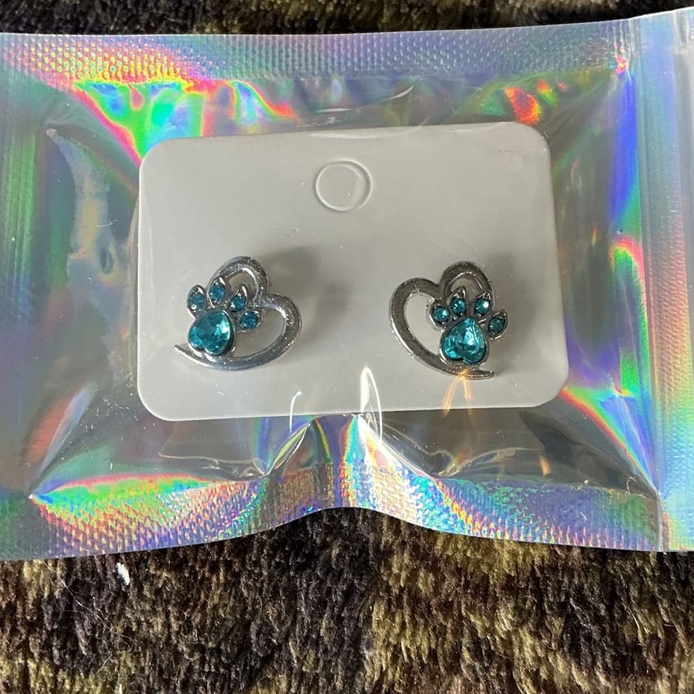 ⭐ Teal Crystal Paw Print Heart Stud Earrings Silver Tone Pet Lover