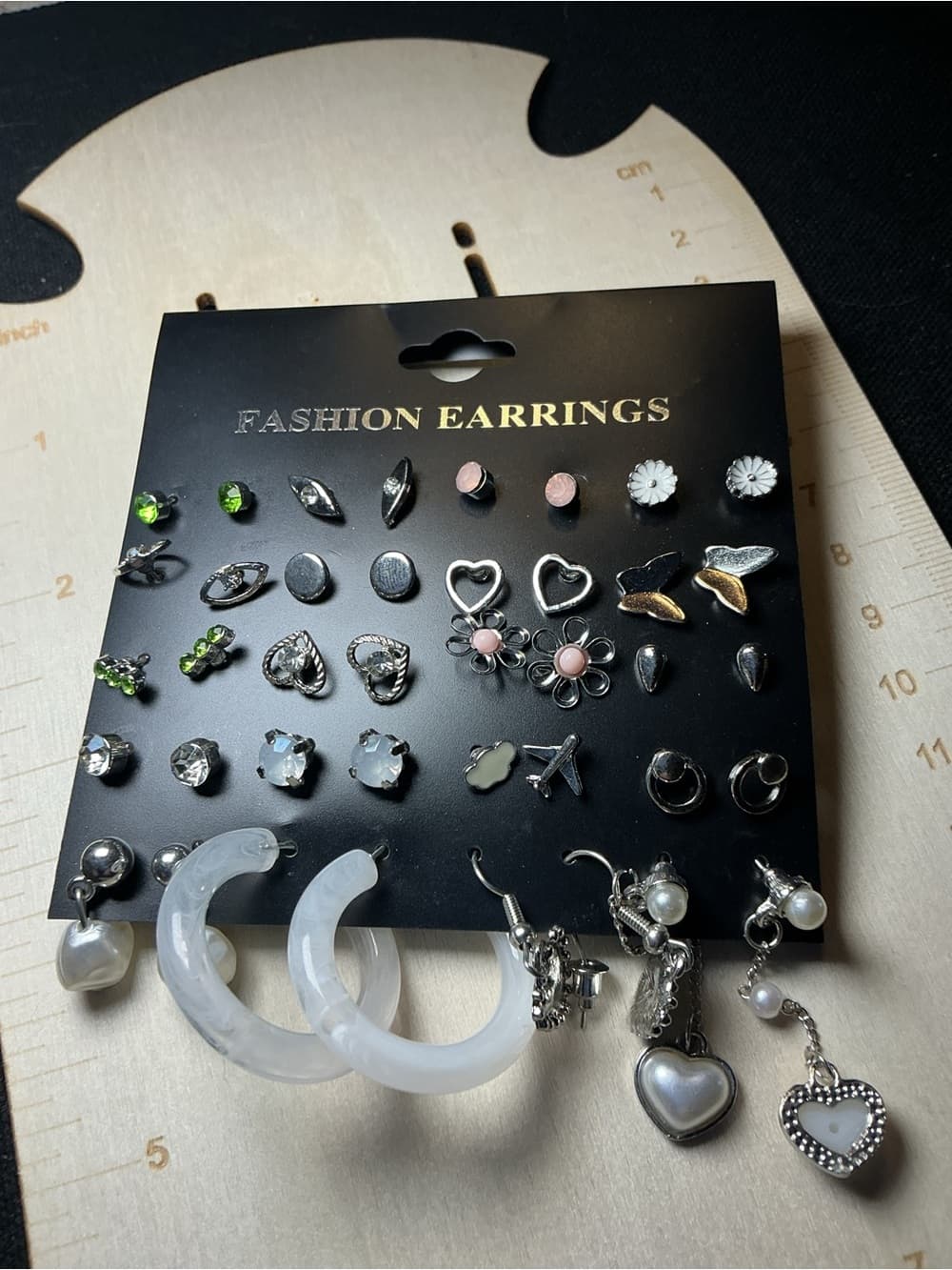 ⭐ 20 Pair Mixed Earrings Bundle Y2K Hearts Flowers Hoops Studs Set - Thumbnail 5
