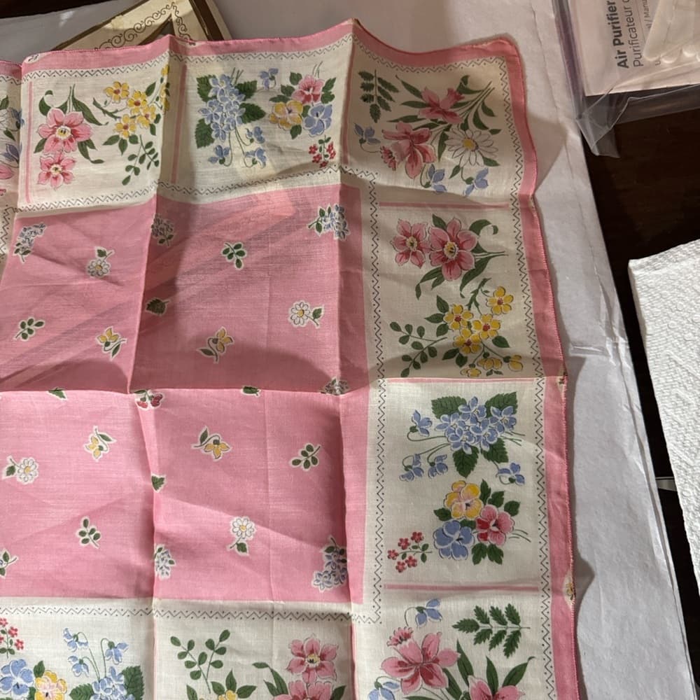 ★ Vintage Embroidered Ladies Handkerchief Set Boxed Floral Hankies Gift - Thumbnail 8