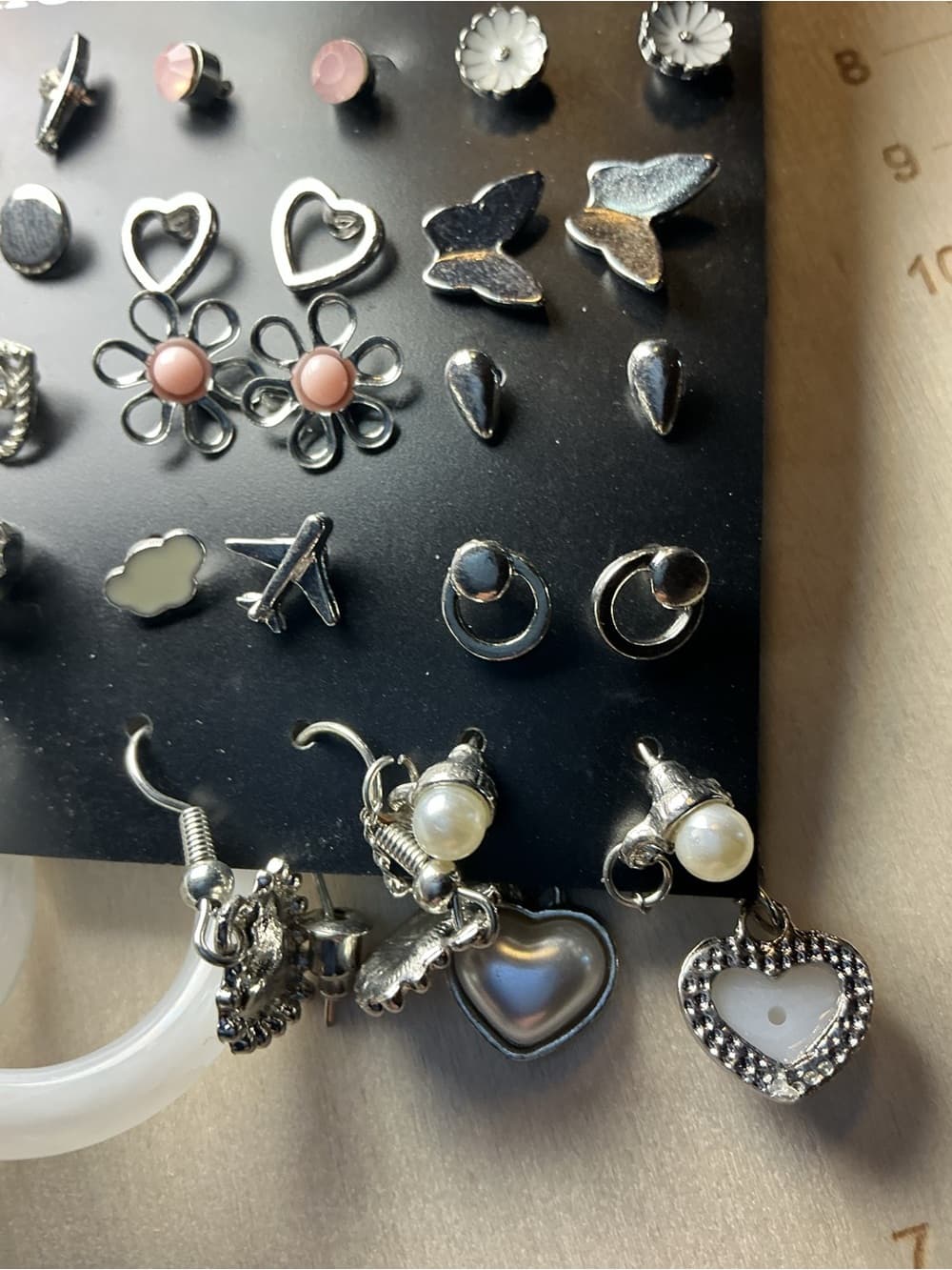 ⭐ 20 Pair Mixed Earrings Bundle Y2K Hearts Flowers Hoops Studs Set - Thumbnail 4