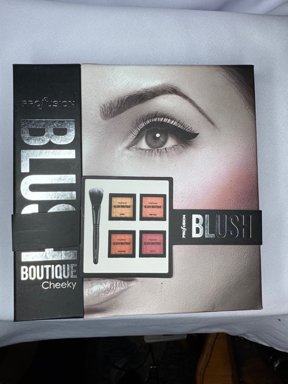 ★ Profusion Blush Boutique Cheeky Blush Palette & Brush Makeup Set - Thumbnail 7