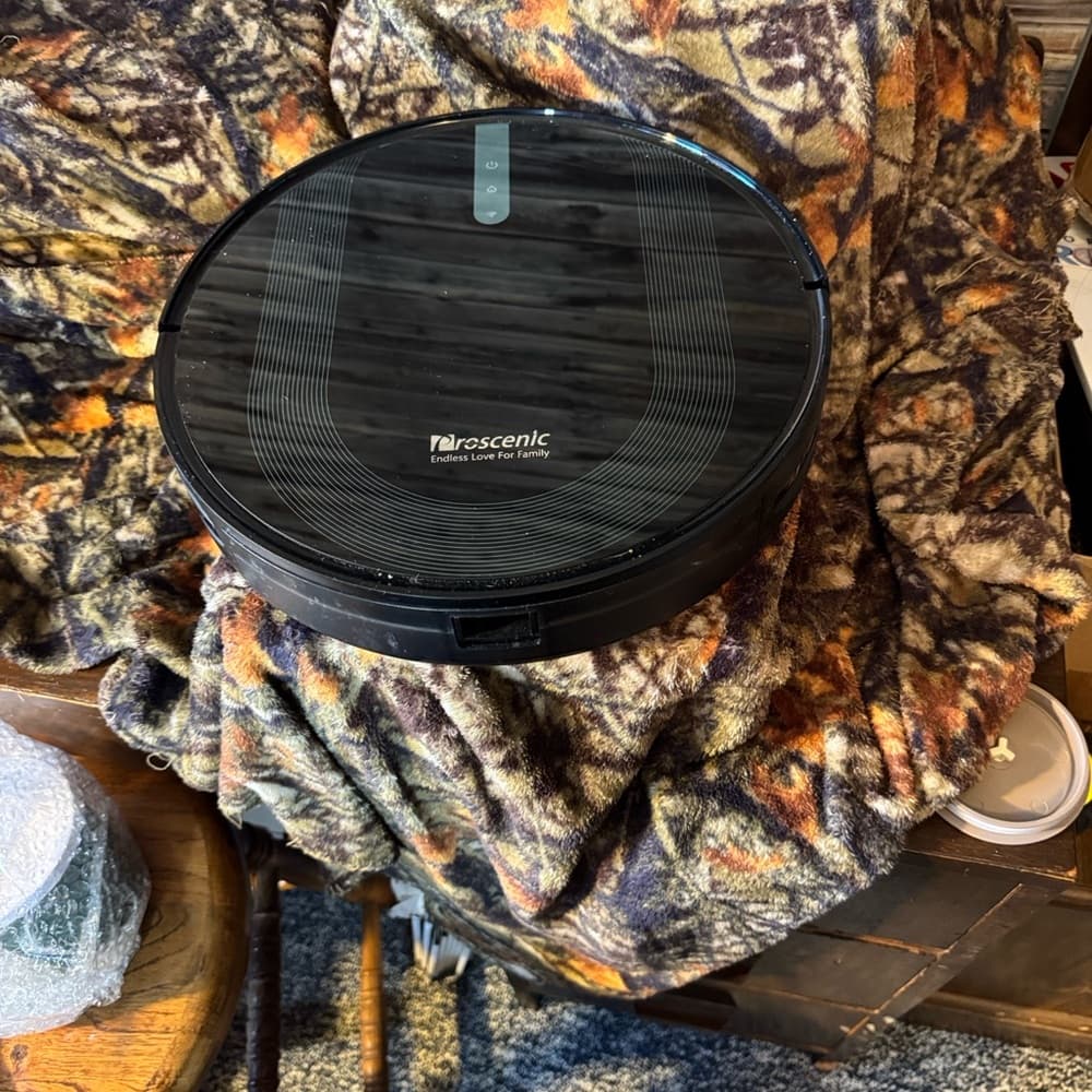 Black Robotic Vacuum Cleaner - Thumbnail 9
