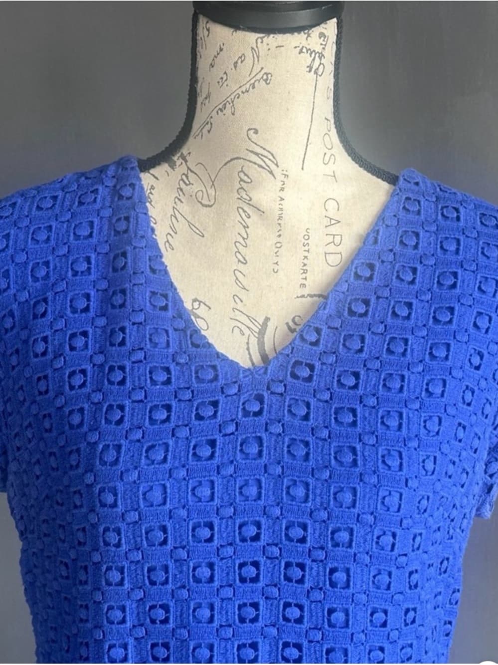 ★ Blue Textured Fit & Flare Dress Size 10 Short Sleeve V-Neck