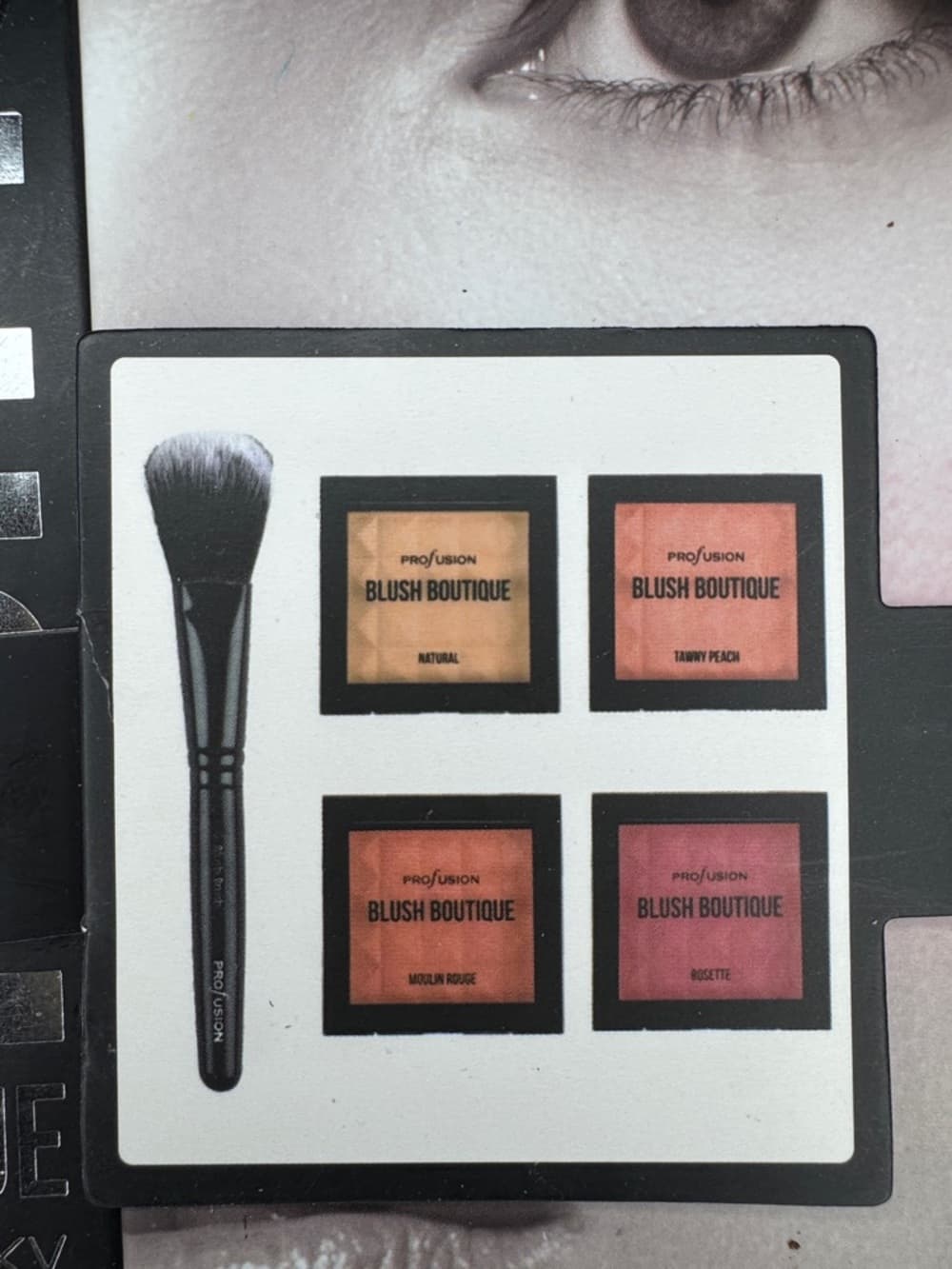 ★ Profusion Blush Boutique Cheeky Blush Palette & Brush Makeup Set - Thumbnail 3