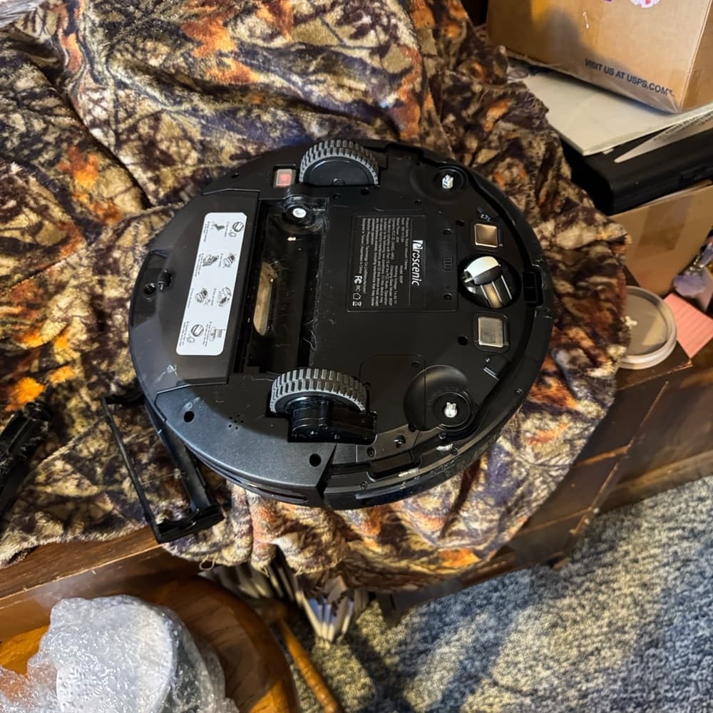 Black Robotic Vacuum Cleaner - Thumbnail 3