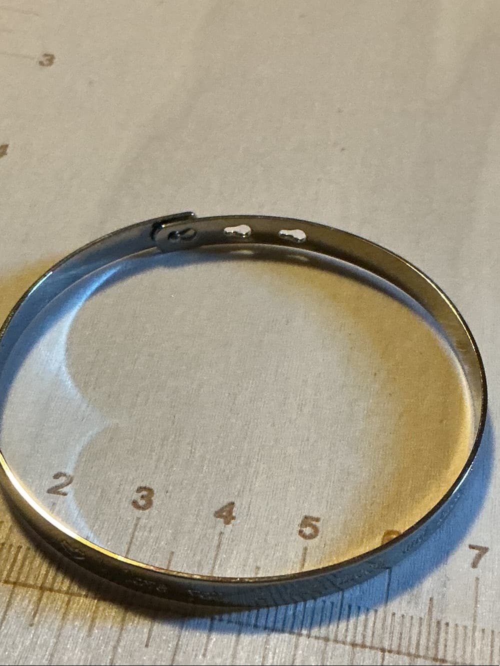 ★ “I Love You to the Moon & Back” Silver Tone Bangle - Thumbnail 2