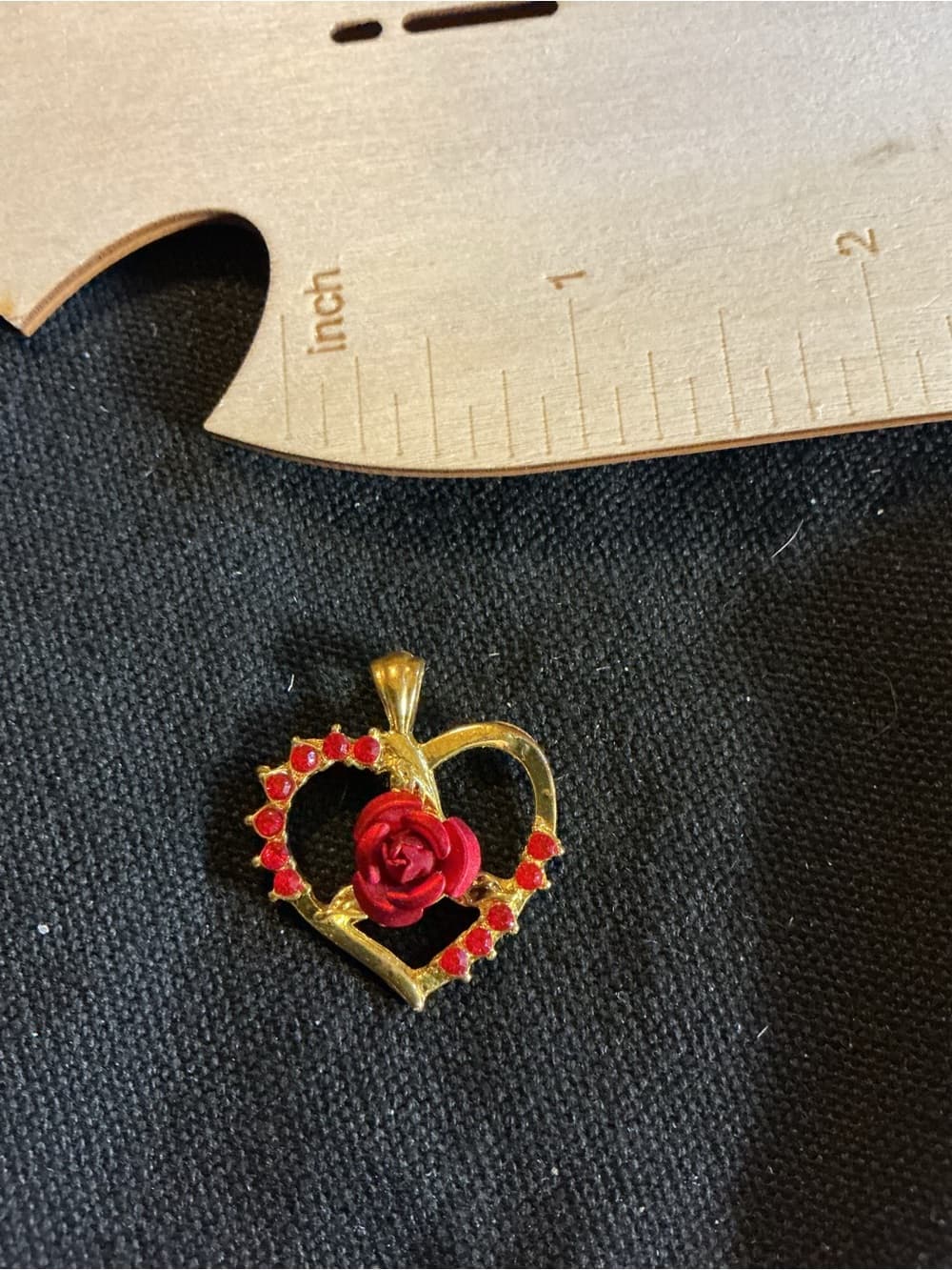 ⭐ Red Rose Heart Pendant Gold Tone Rhinestone Romantic Charm Necklace