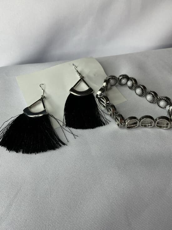 Black Tassel Earrings & Silver Stretch Bracelet Set Boho Chic - Thumbnail 6