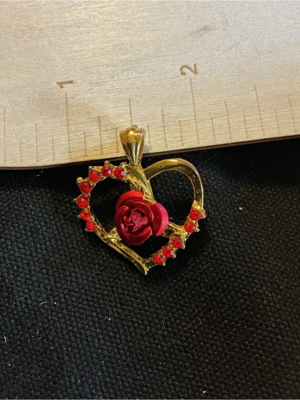 ⭐ Red Rose Heart Pendant Gold Tone Rhinestone Romantic Charm Necklace - Thumbnail 4
