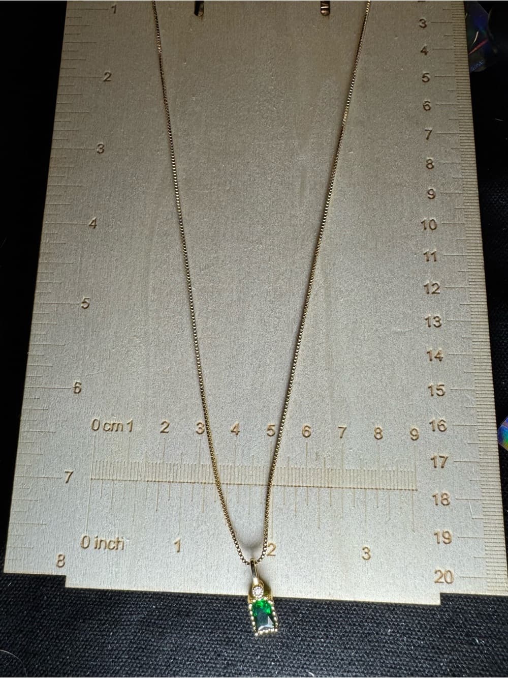 ★ Emerald Green Crystal Pendant Necklace Gold Tone Dainty Chain