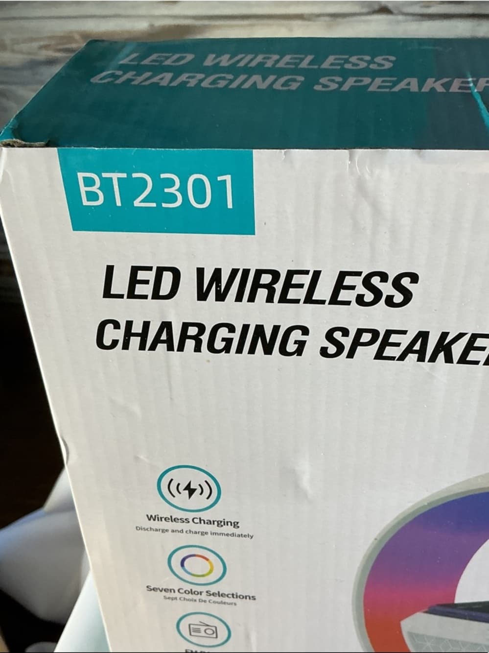 LED Wireless Charging Speaker RGB Light Bluetooth Speaker FM Radio USB AUX