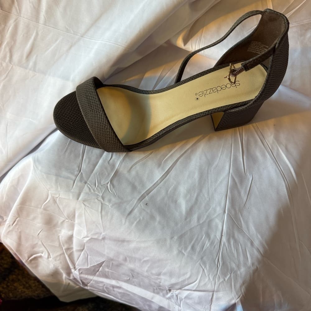 Chic Black Ankle Strap Heels - Thumbnail 5