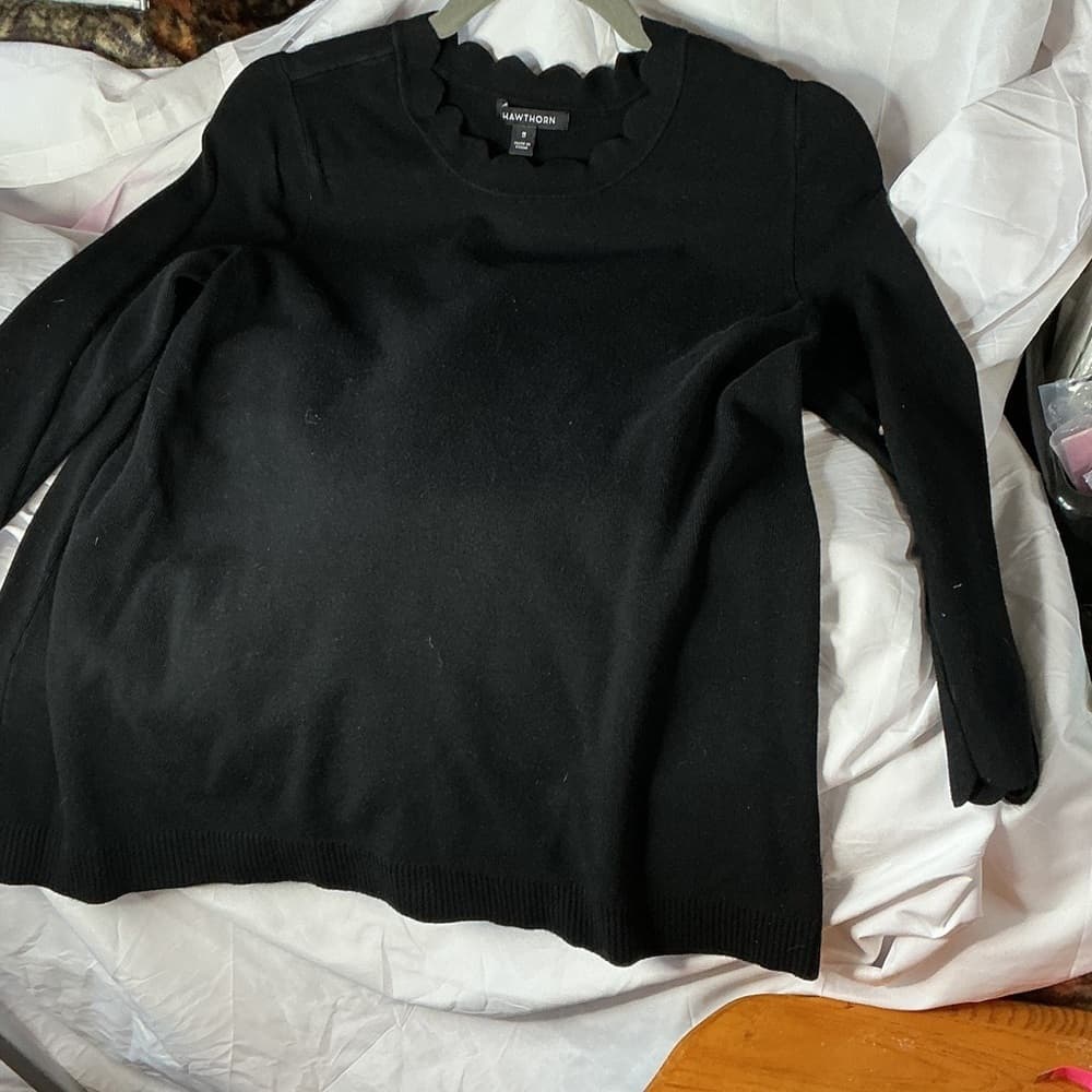 GAP Women's Black Crew Neck Sweater - Thumbnail 4