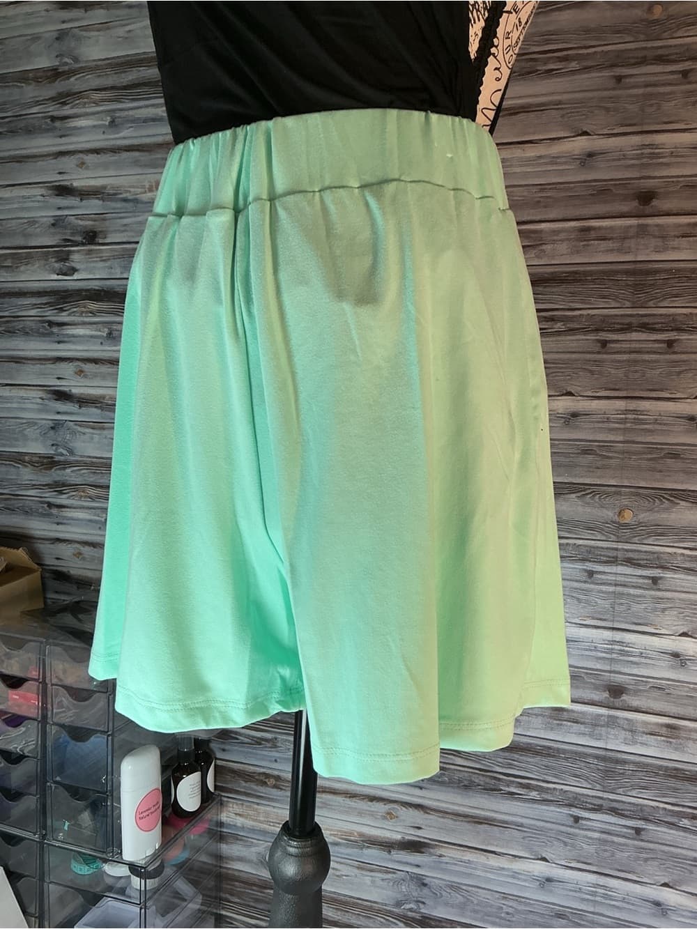 ★ Women’s Elastic-Waist Shorts in bright, green and Mint - Thumbnail 3