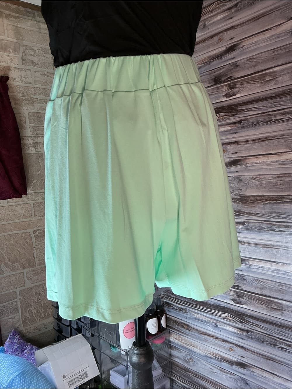 ★ Women’s Elastic-Waist Shorts in bright, green and Mint - Thumbnail 4