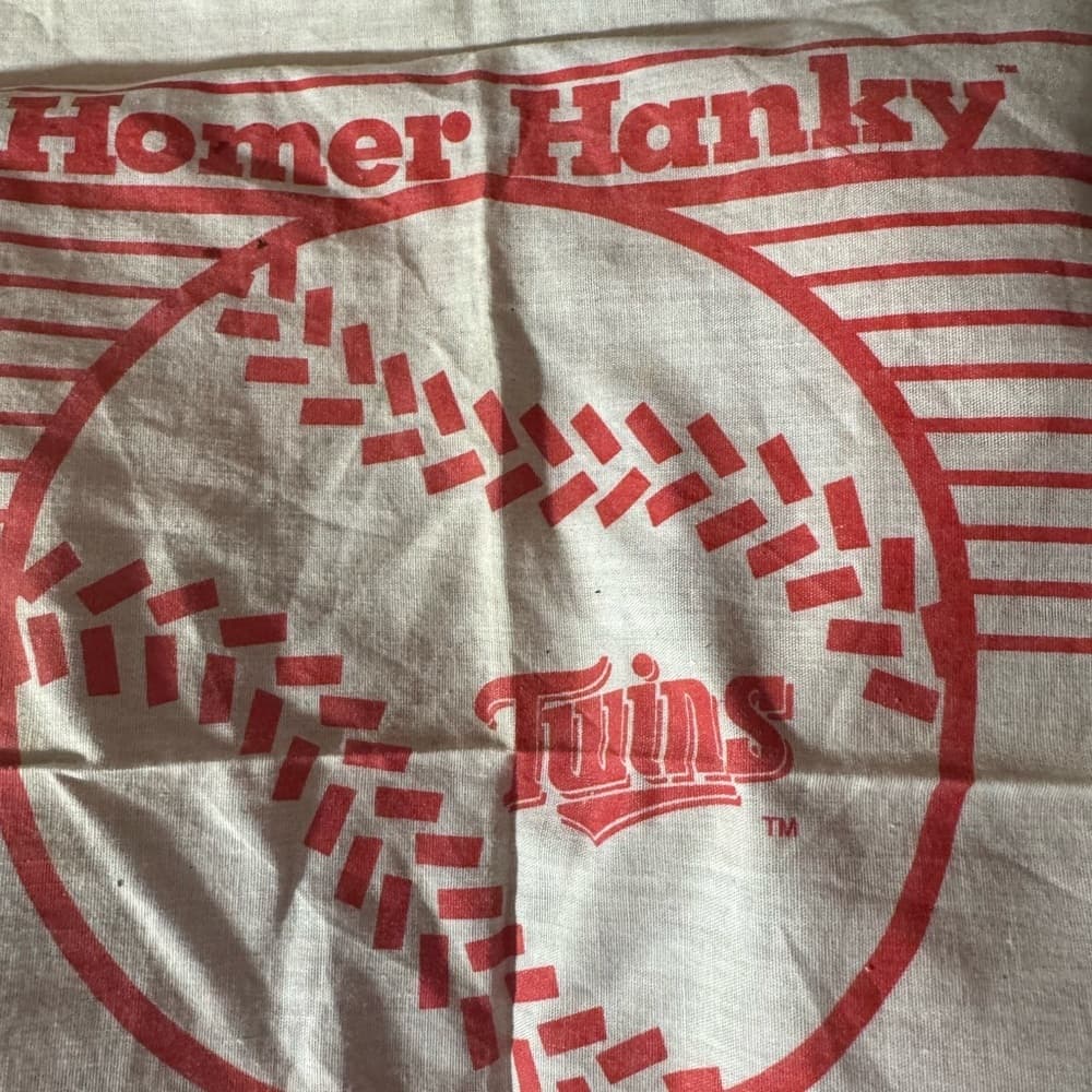 ★ 1991 Minnesota Twins The Magic Is Back Homer Hanky Collectible - Thumbnail 3