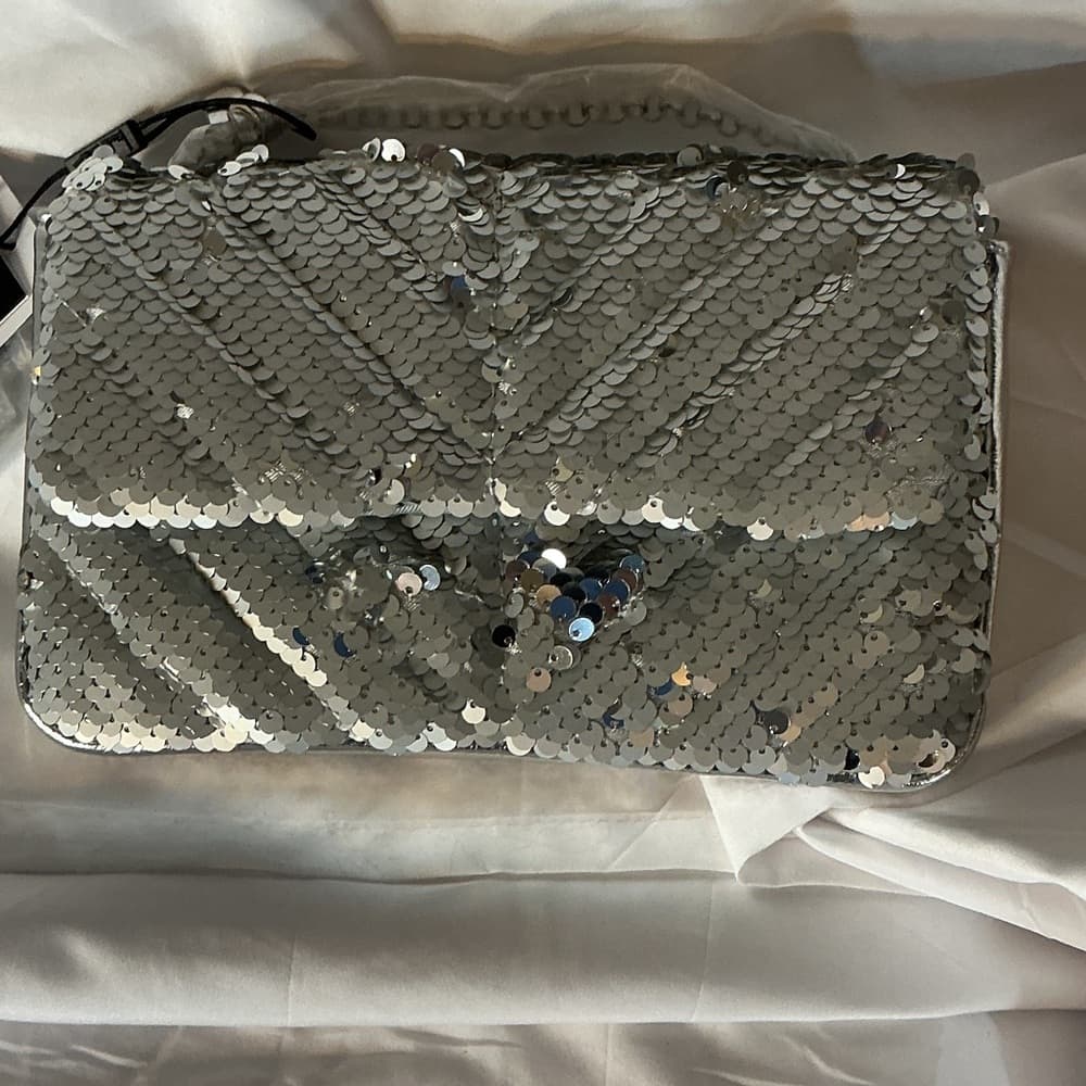 ⭐ Silver Sequin Clutch Evening Bag Sparkly Wristlet Party Purse NWT - Thumbnail 3