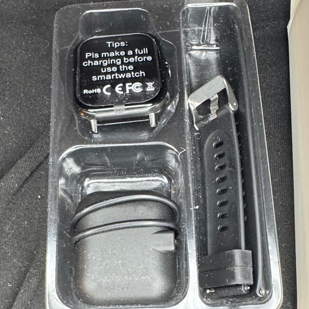 Elegant Black Smartwatch with Black Band - Thumbnail 4