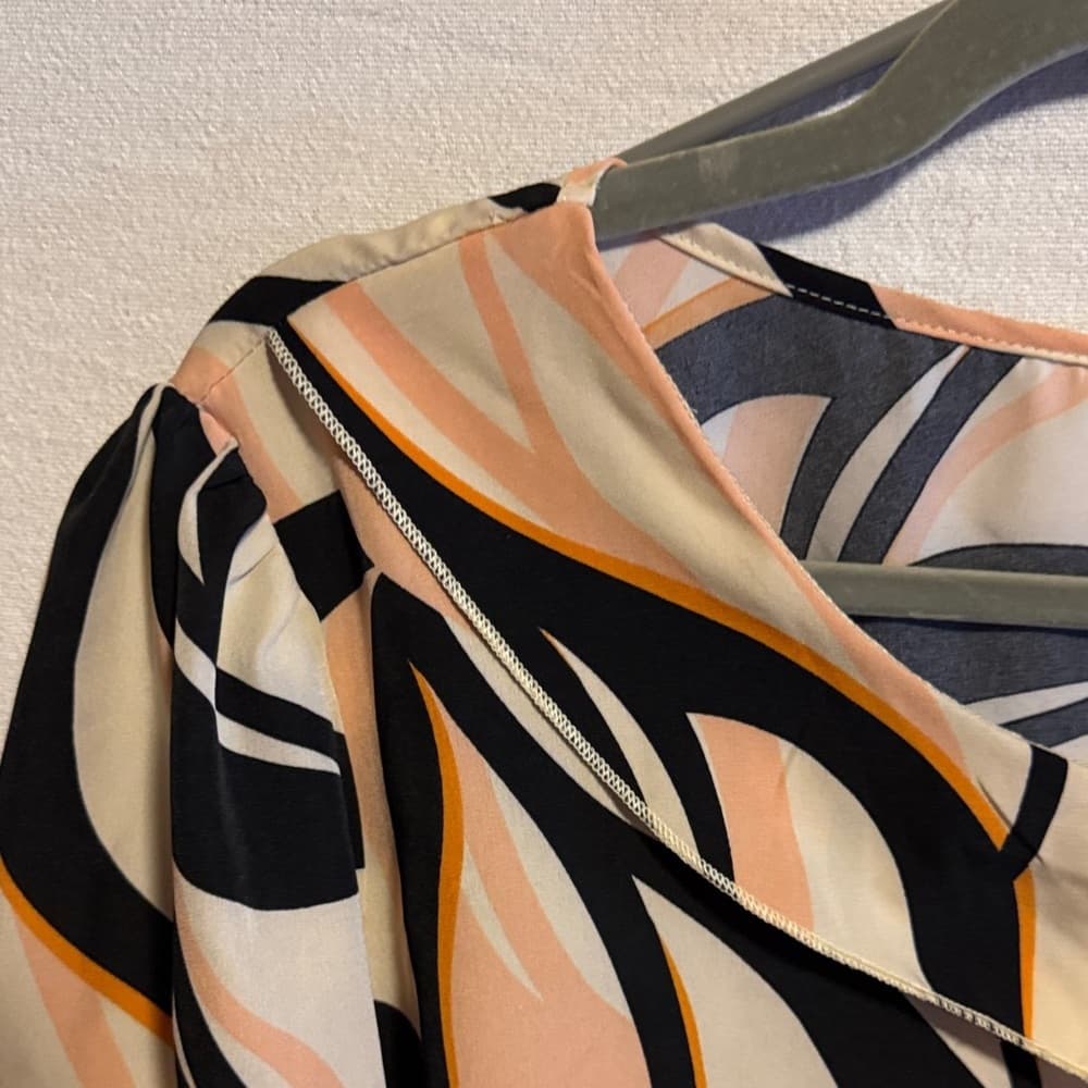 ⭐ Abstract Print Blouse 2XL Neutral Black Tan Short Sleeve Top - Thumbnail 2