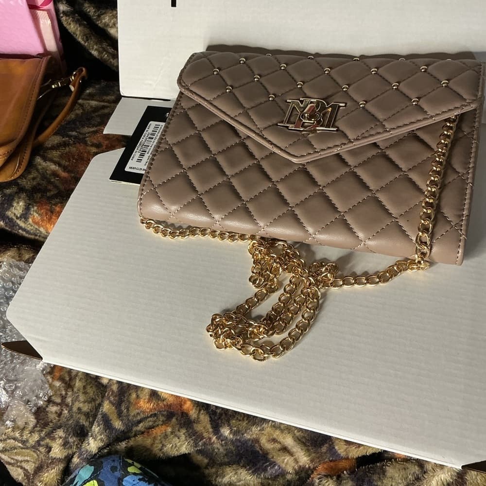 Badgley Mischka Quilted Taupe Crossbody Bag Gold Chain NWT Vegan Leather - Thumbnail 4