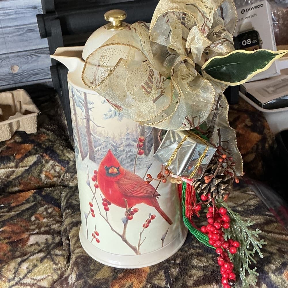 ★ Cardinal Decorative Pitcher Centerpiece Winter Holiday Home Accent - Thumbnail 9