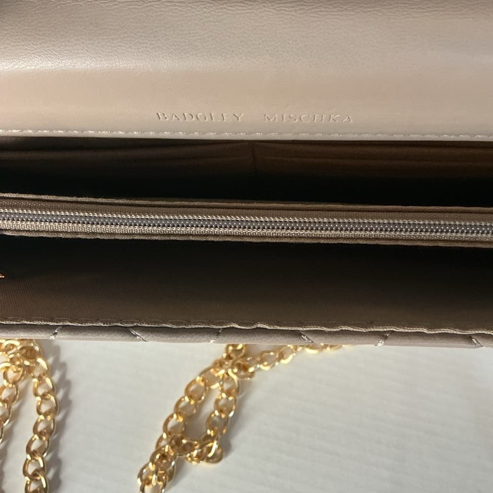 Badgley Mischka Quilted Taupe Crossbody Bag Gold Chain NWT Vegan Leather - Thumbnail 7