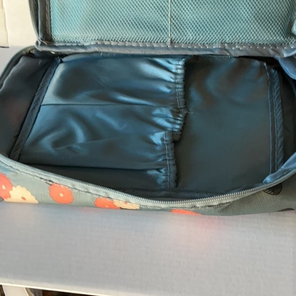 ⭐ Floral Hanging Travel Toiletry Bag Cosmetic Organizer Makeup Case - Thumbnail 3