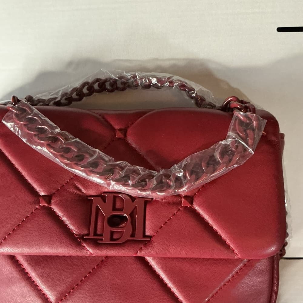 ⭐ Badgley Mischka Red Quilted Chain Strap Crossbody Shoulder Bag NWT - Thumbnail 5