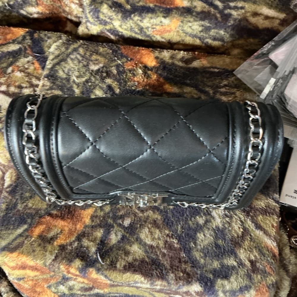 ⭐ Nicole Miller Black Quilted Crossbody Wallet Chain Strap Purse