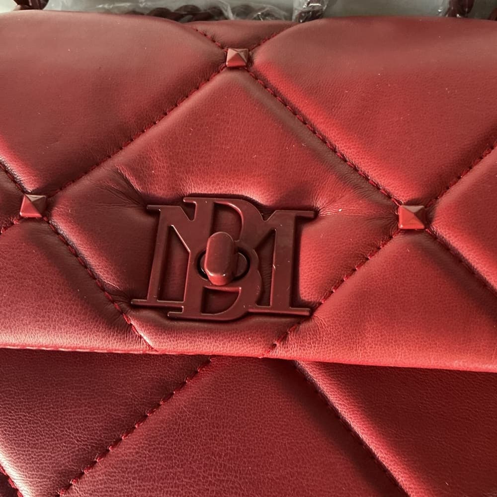 ⭐ Badgley Mischka Red Quilted Chain Strap Crossbody Shoulder Bag NWT - Thumbnail 3