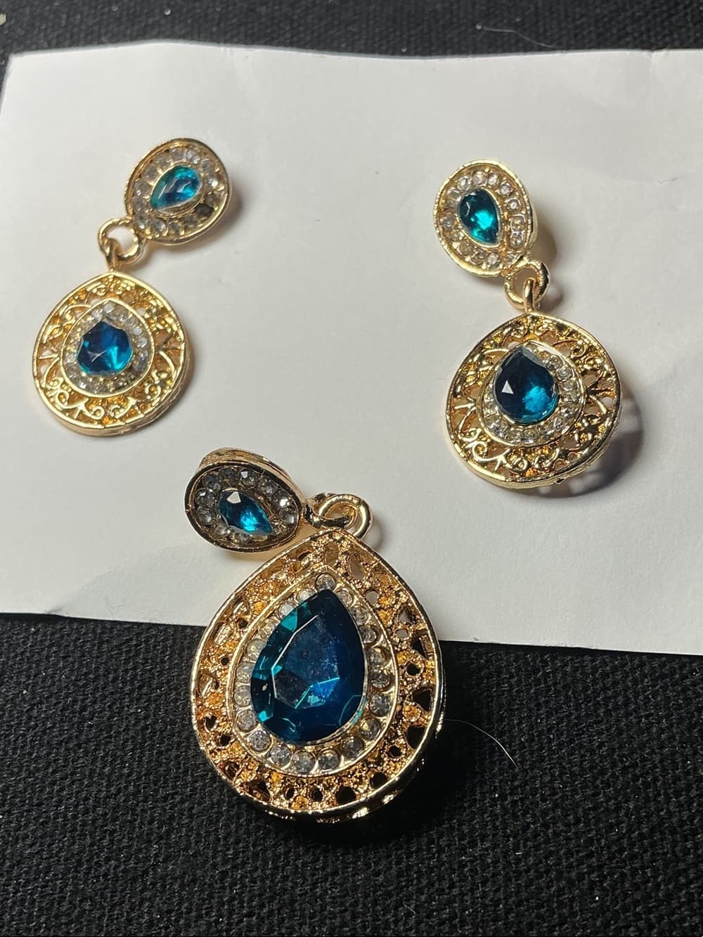 ⭐ Blue Teardrop Rhinestone Jewelry Set Gold Tone Earrings Pendant Glam