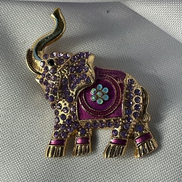⭐ Purple Rhinestone Elephant Brooch Gold Tone Lucky Statement Pin - Thumbnail 4